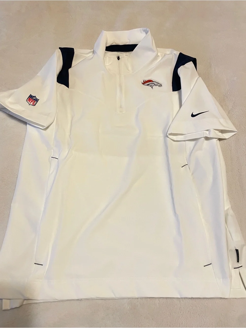 NWOT Nike NFL Denver Broncos White Short Sleeve Dri-Fit Quarter Zip Sz L